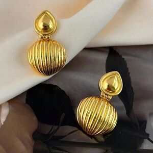 Vintage style drop earrings A839